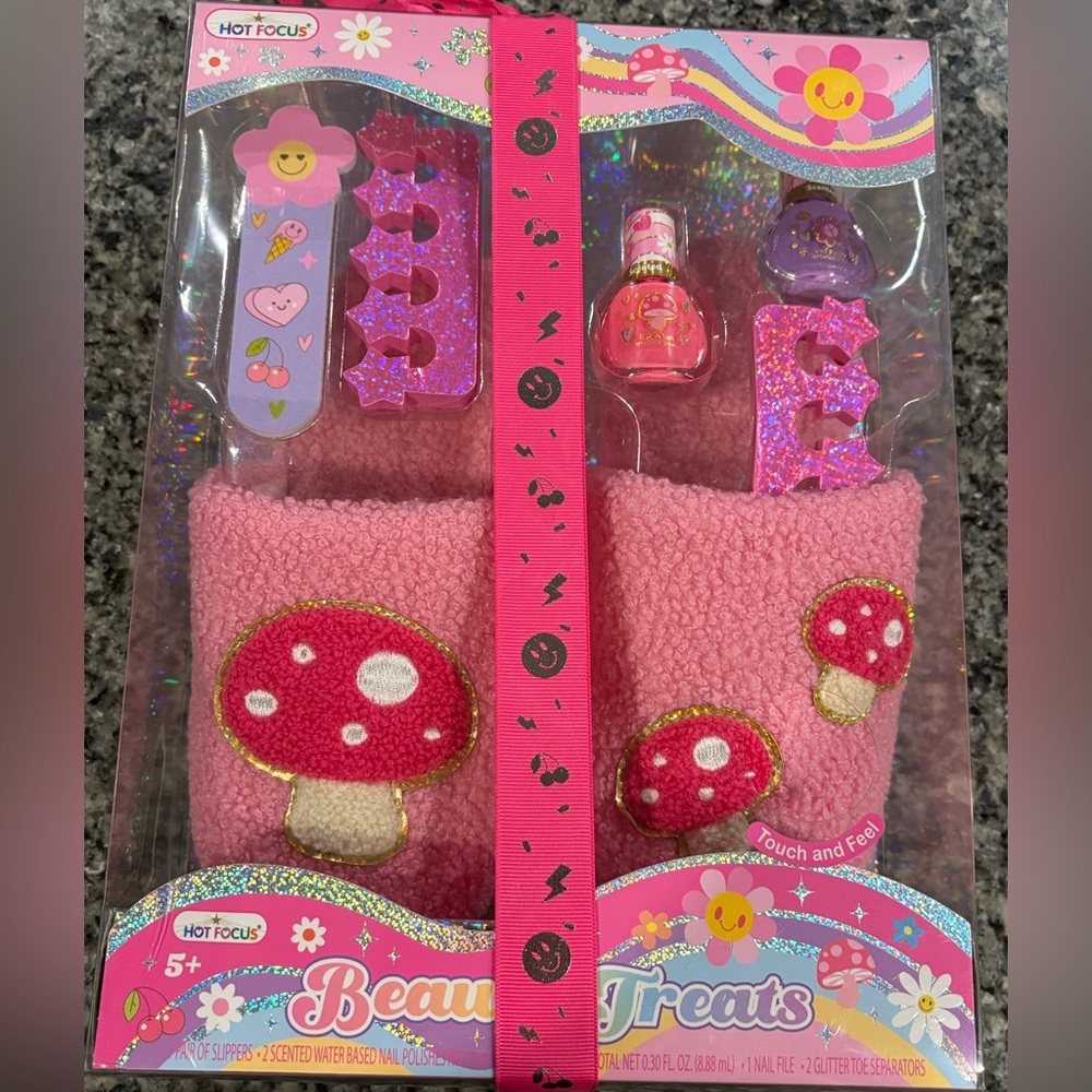 New- Beauty Treats 5 piece gift set
